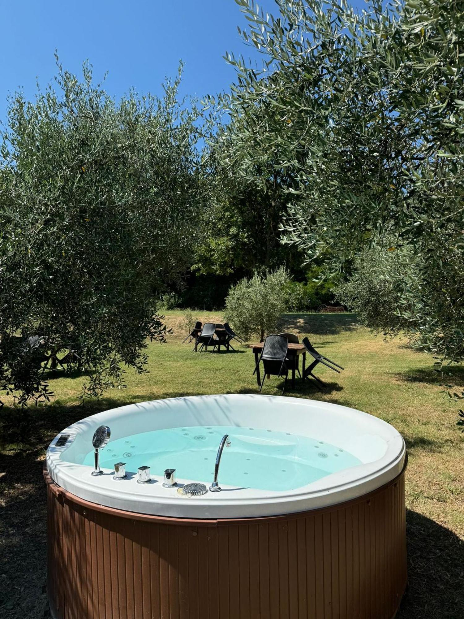 Agriturismo Diffuso Monte Oliveto Maggiore Chiusure Exterior foto